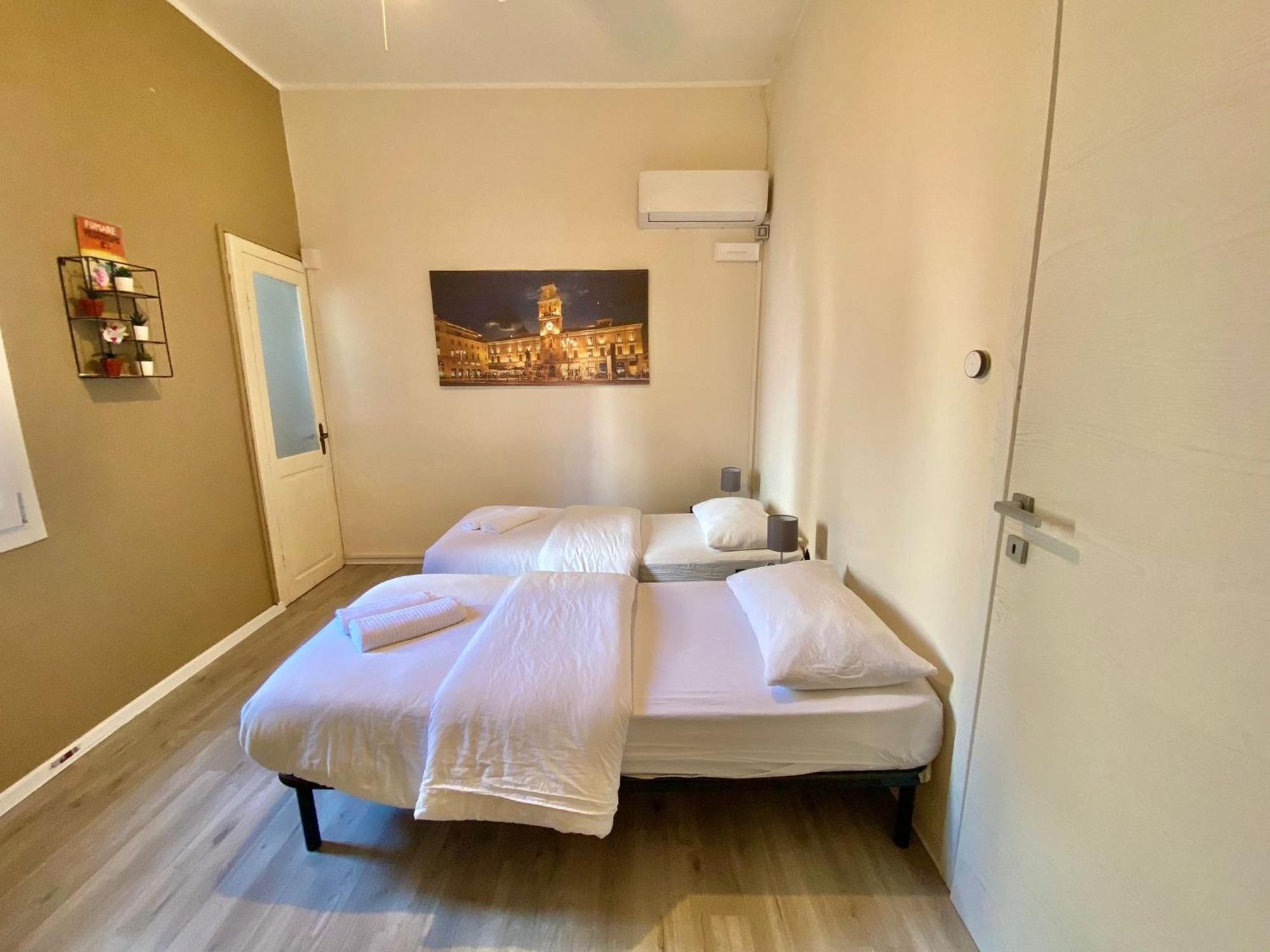 Maison Sarraj Parma Ruang foto