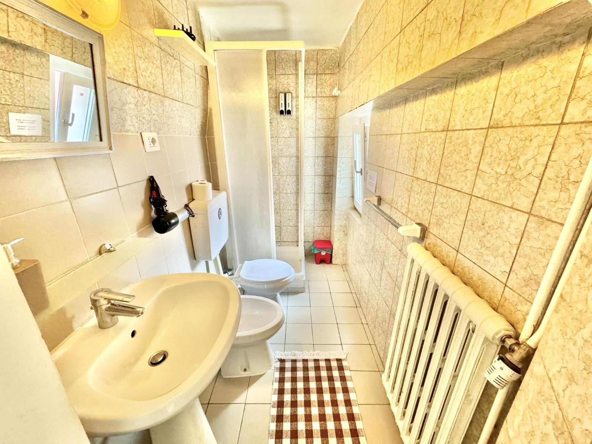Maison Sarraj Parma Bagian luar foto