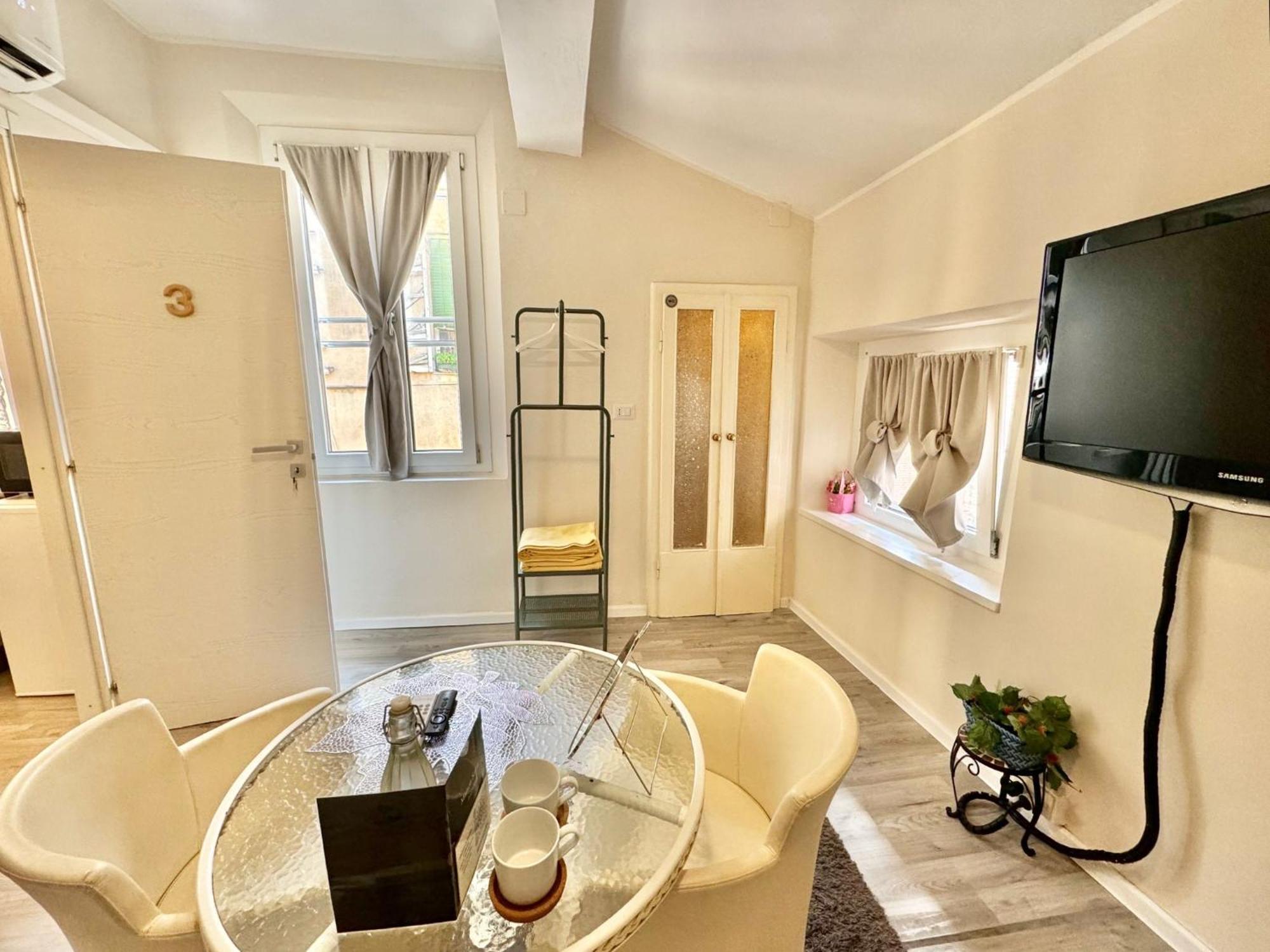 Maison Sarraj Parma Bagian luar foto