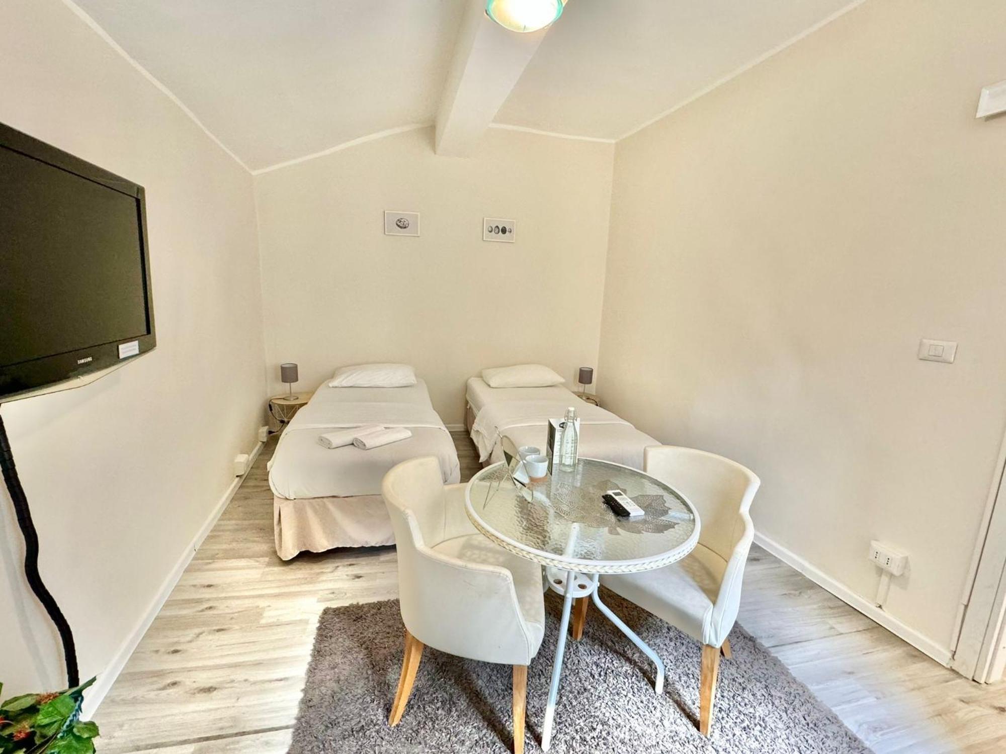 Maison Sarraj Parma Bagian luar foto