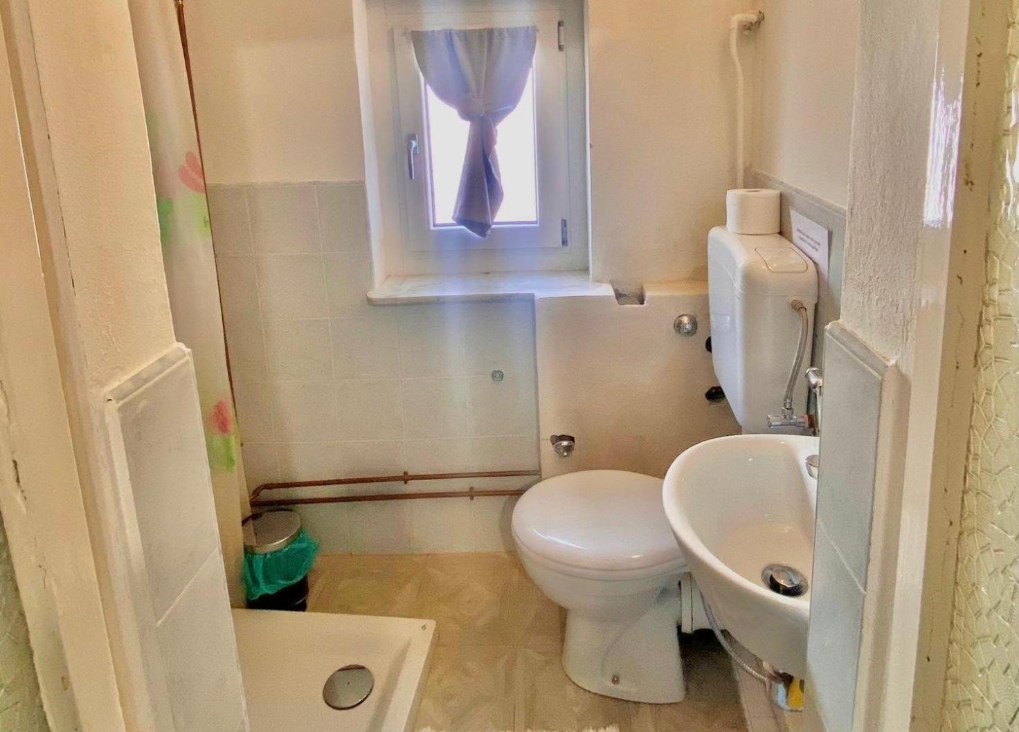 Maison Sarraj Parma Bagian luar foto